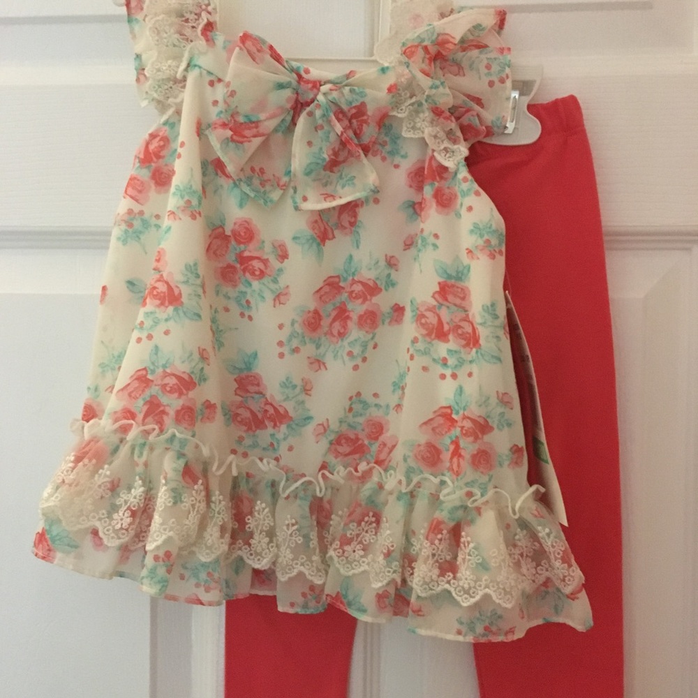 2 pc creme and coral set